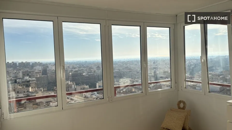 Pièces - Furnished Apartment with Terrace in Elche