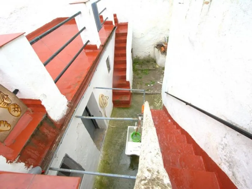 Pièces - Traditional Chalet with Historic Charm in Cáceres