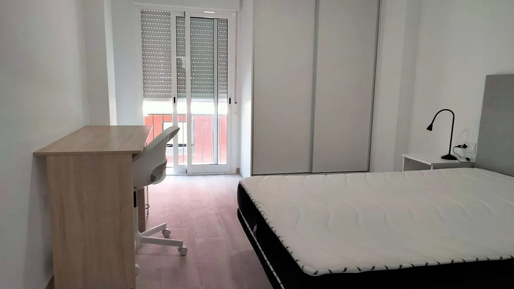 Magamistoad - Student-Friendly Flat with Balcony in Altabix