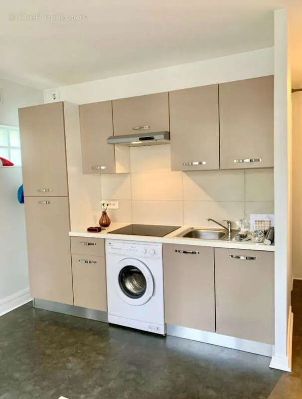 Kitchen - Renovated Studio near Gare in Maisons-Laffitte