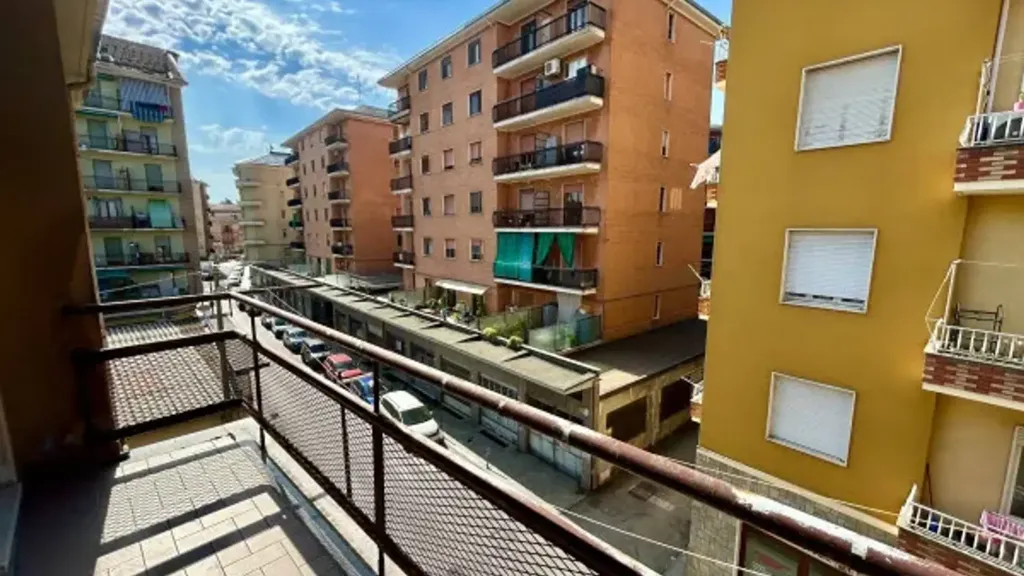 Balcon - Spacious Apartment with Balcony in Acqui Terme