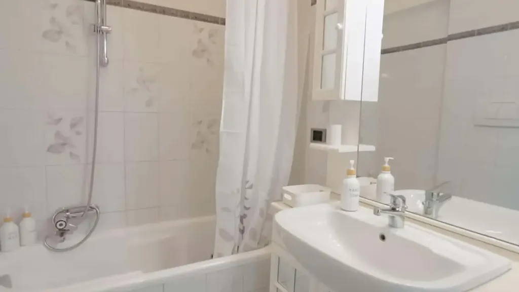 Vannitoad - Bright 2-Bedroom Apartment in Rome