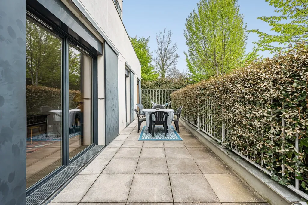 Terrazza - Family Flat with South-Facing Terrace in Rue Blaise Pascal