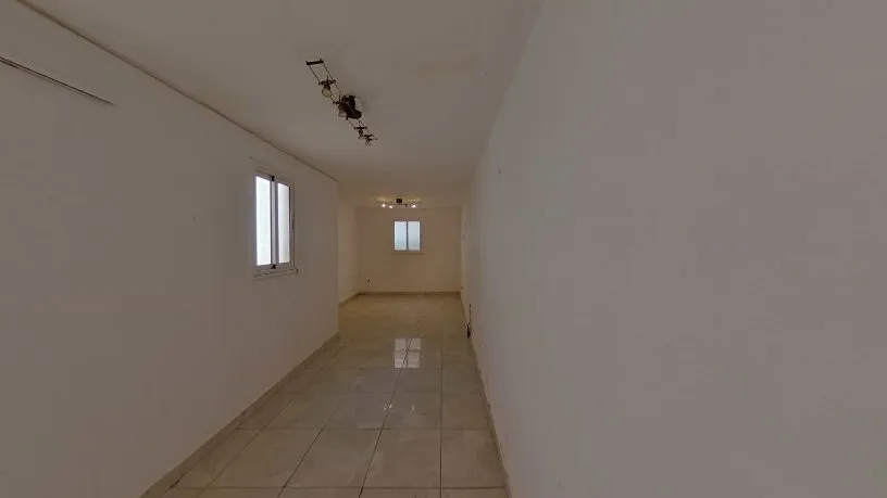 Esik - Flat with Garden Access in Badalona