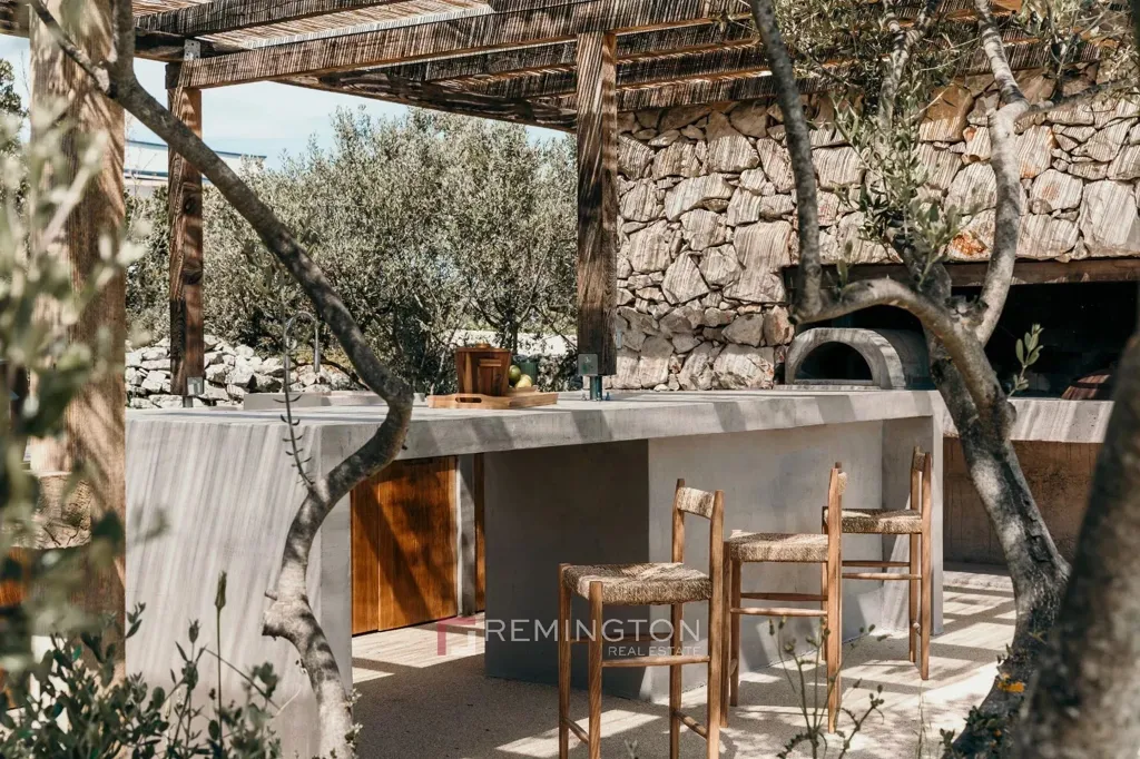 Terrazza - Luxury Villa with Heated Pool and Sea View on Šolta