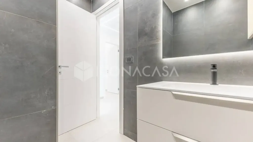 Salles de bain - Luxury Apartment with Terrace in Guidonia Montecelio