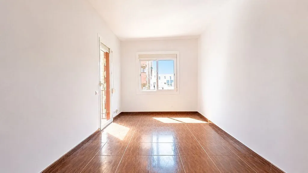 Apartment with Balcony in El Baix Guinardó