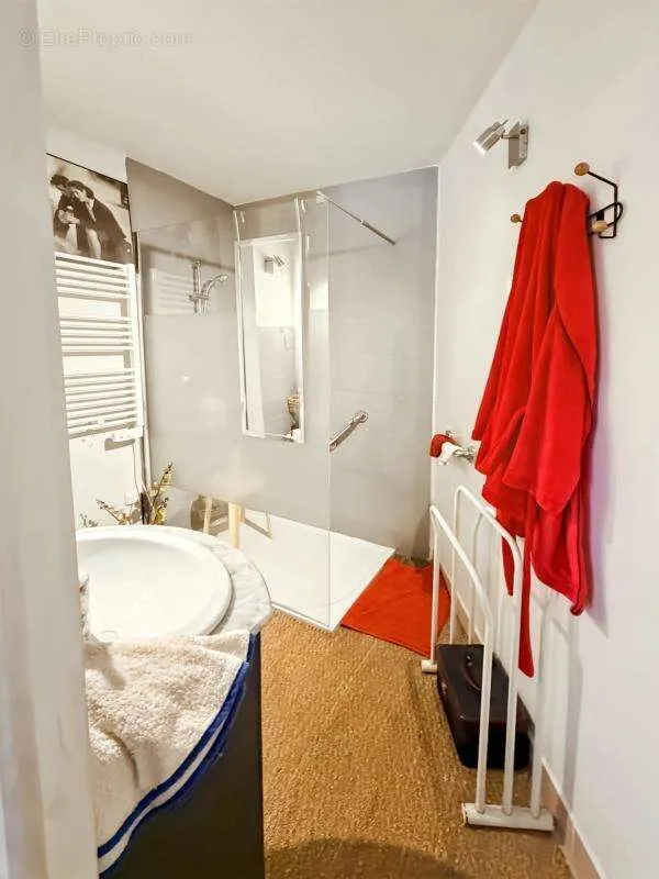 Salles de bain - Maison Mitoyenne avec Jardin à Montpellier