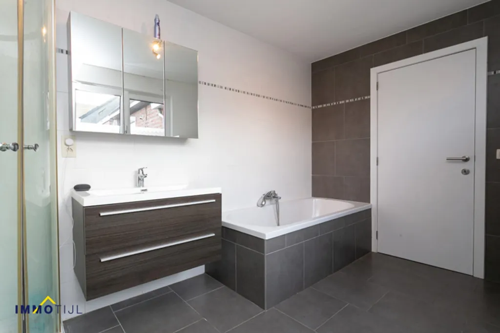 Bagni - House with Terrace in Dendermonde