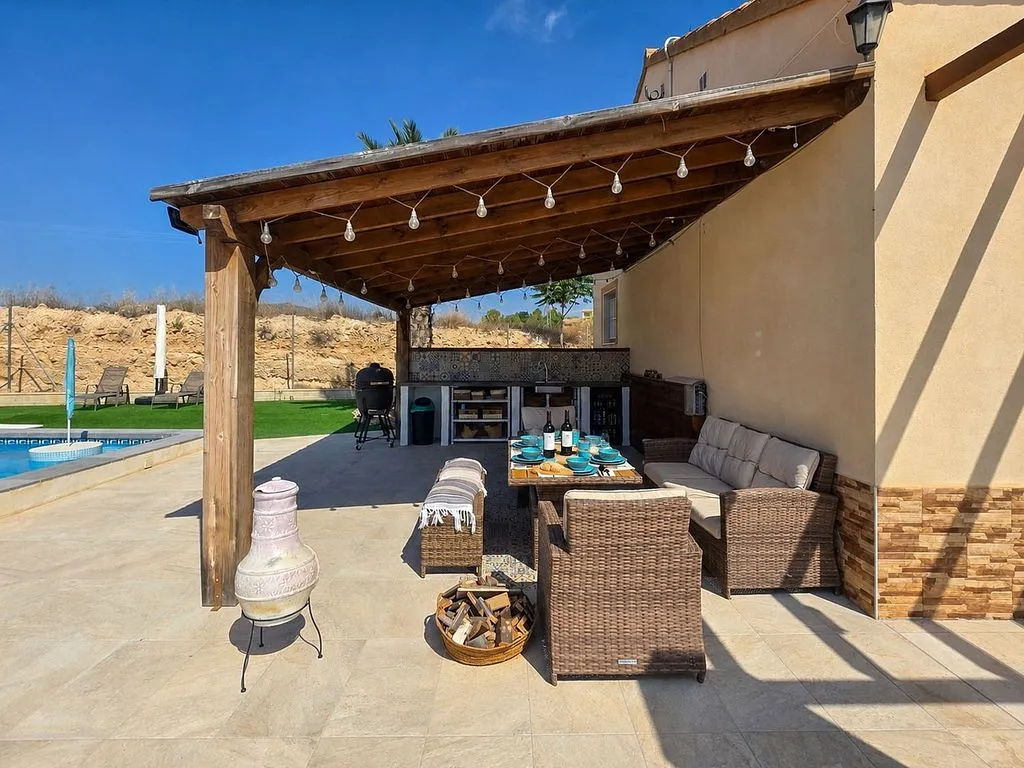 Piscina - Villa with Pool and Terrace in Pinoso