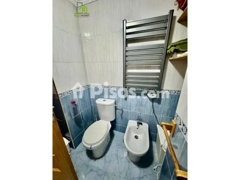 Salles de bain - Bright Apartment with Balcony Views in Granada