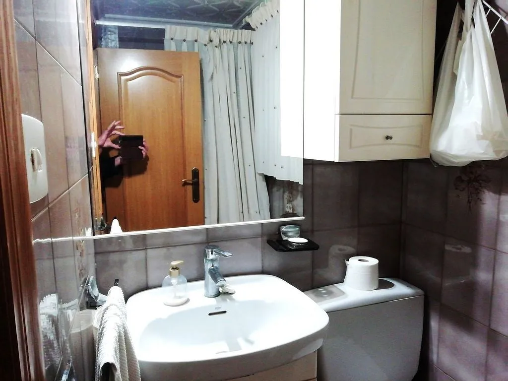 Bathrooms - Spacious Ground Floor Flat with East View in Sueca
