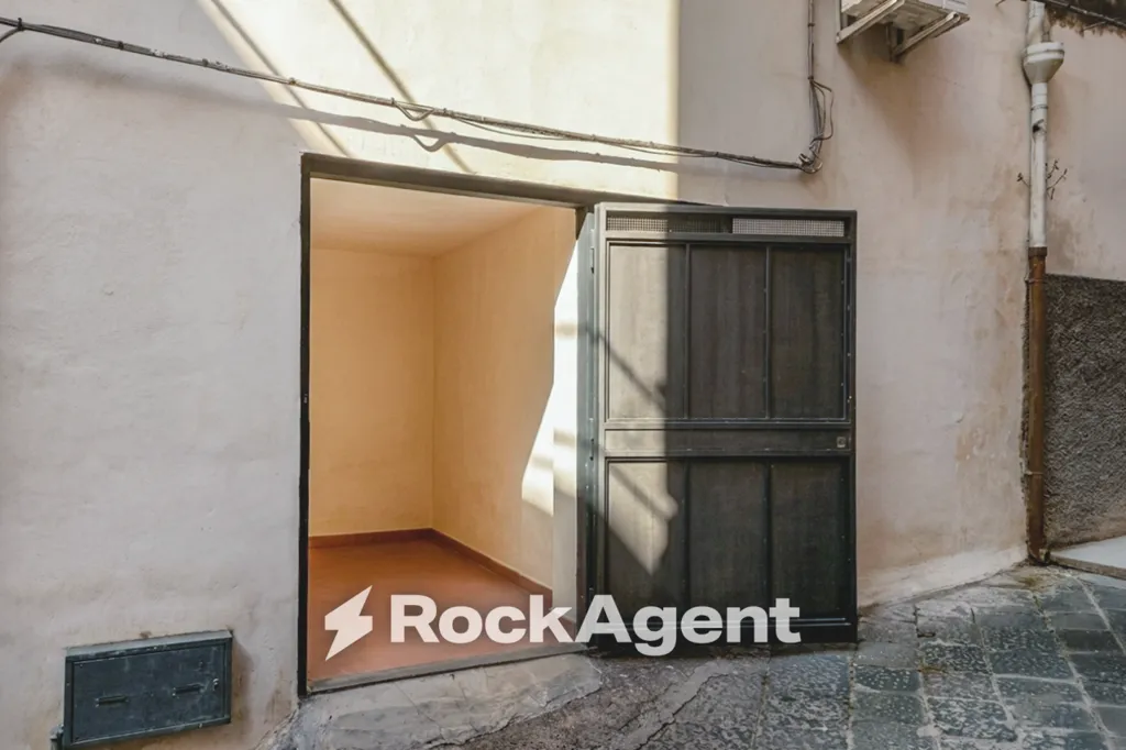 Aed - Independent Studio with Historic View in Catania