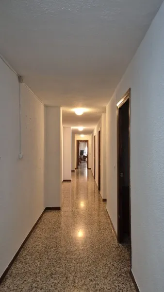 Esik - Three-Storey Townhouse with Balconies in Antella