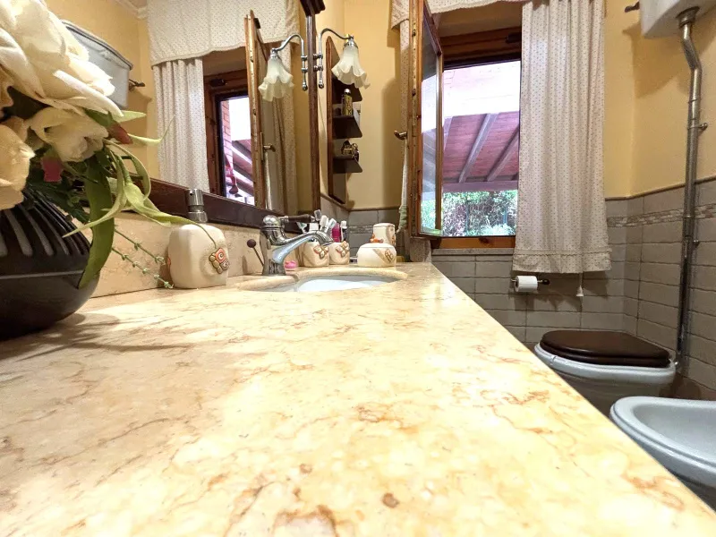 Bagni - Bifamiliar Villa with Garden in Ardea