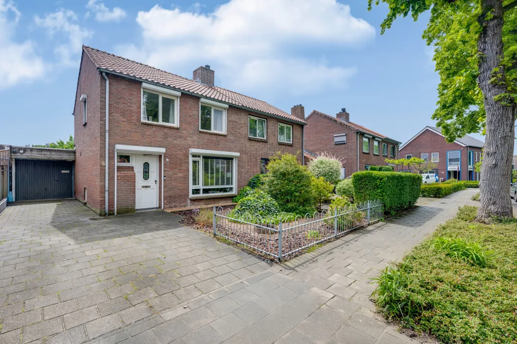 Extérieur - Two-Storey House with Garden in Rijen