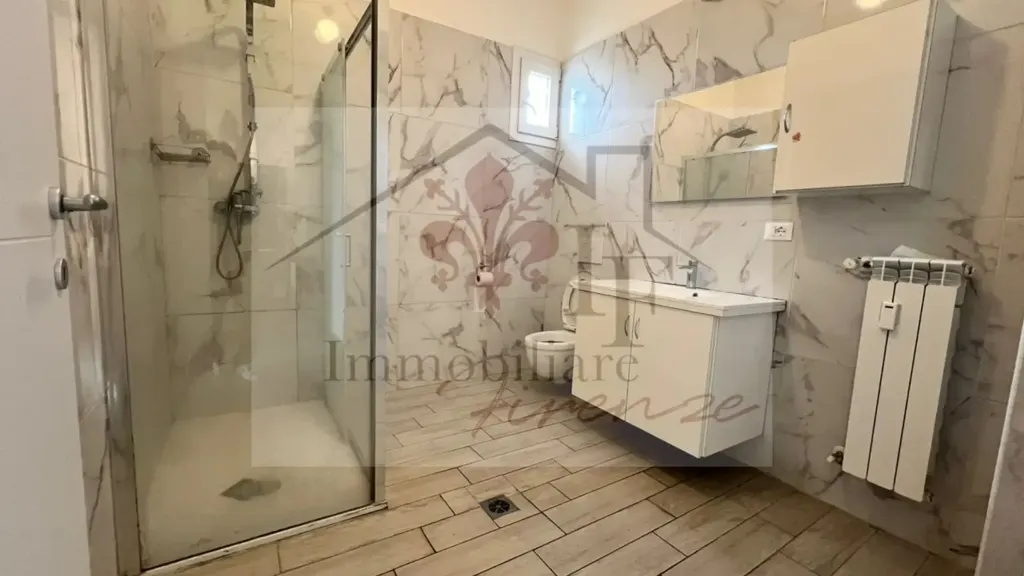 Vannitoad - Trilocale with Terrace in Novoli, Florence