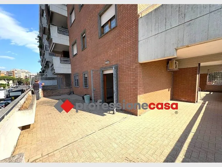 Esterno - Appartamento con doppia esposizione e terrazzo a Pomezia