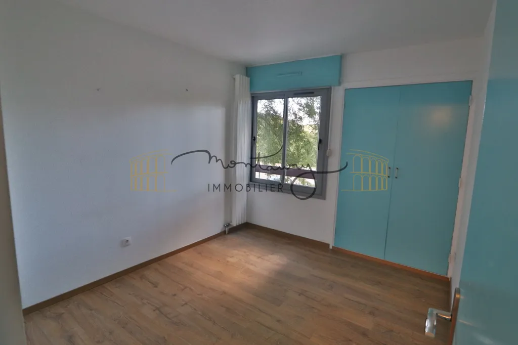 Toad - Spacious 4-Bed Apartment with Terrace in Route de Sauve