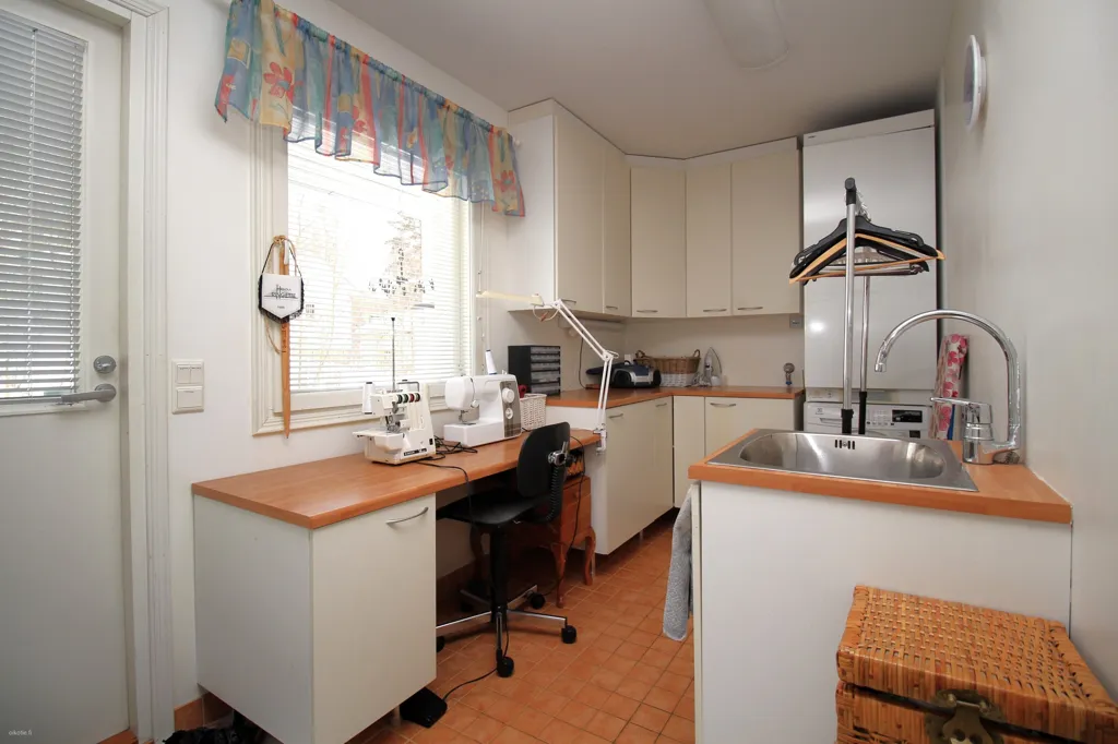 Office - Spacious Detached House with Garden in Heinola