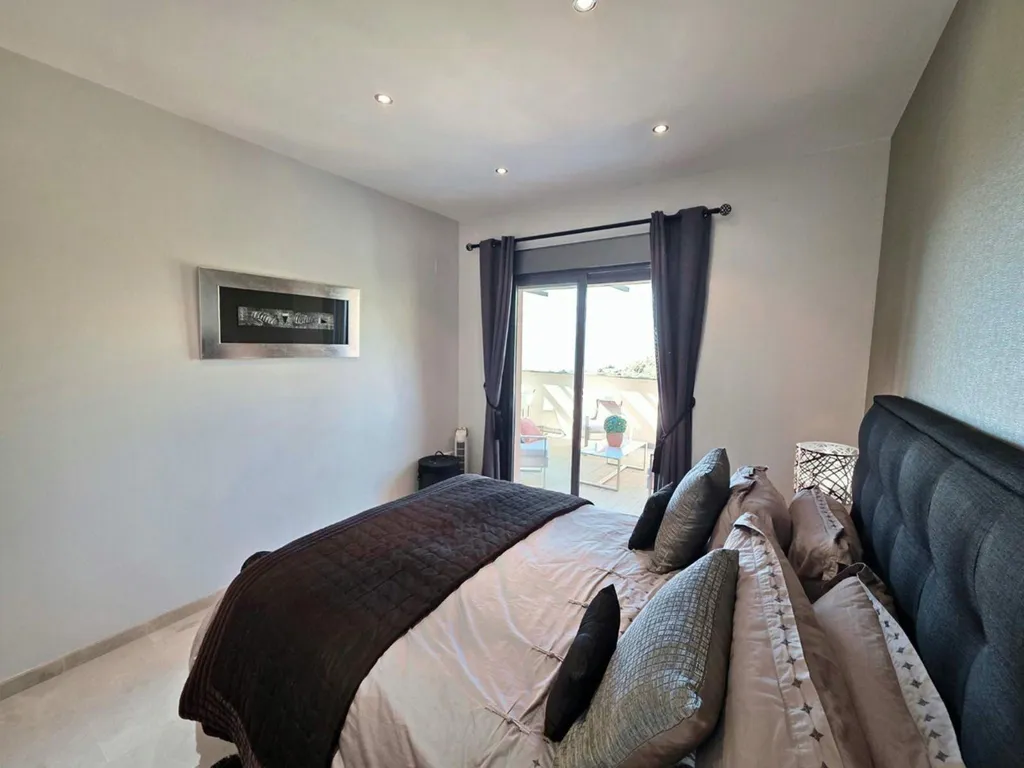 Chambres - Penthouse with Sea Views in Chullera, Manilva