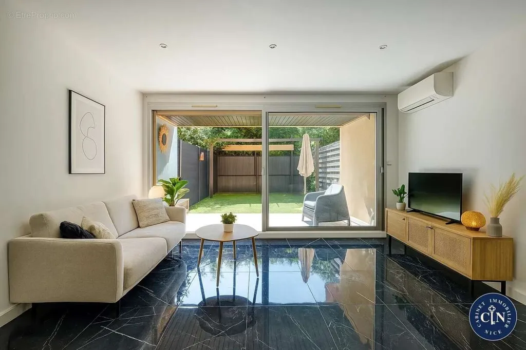 Elutuba - Renovated Apartment with Garden in Fabron