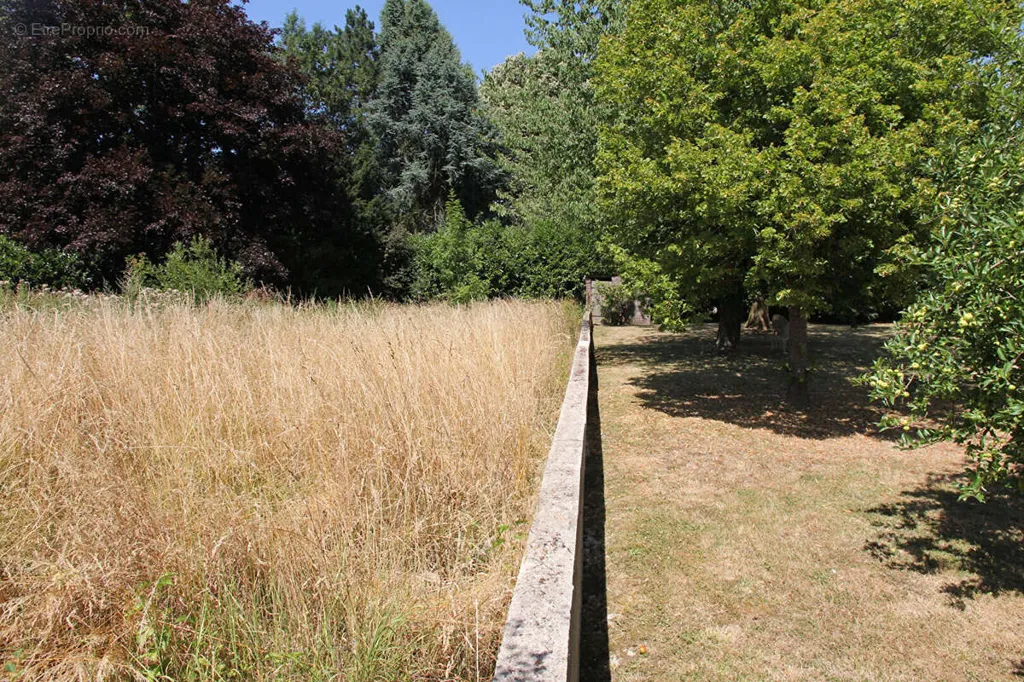 Aed - Constructible Plot in Hébécourt