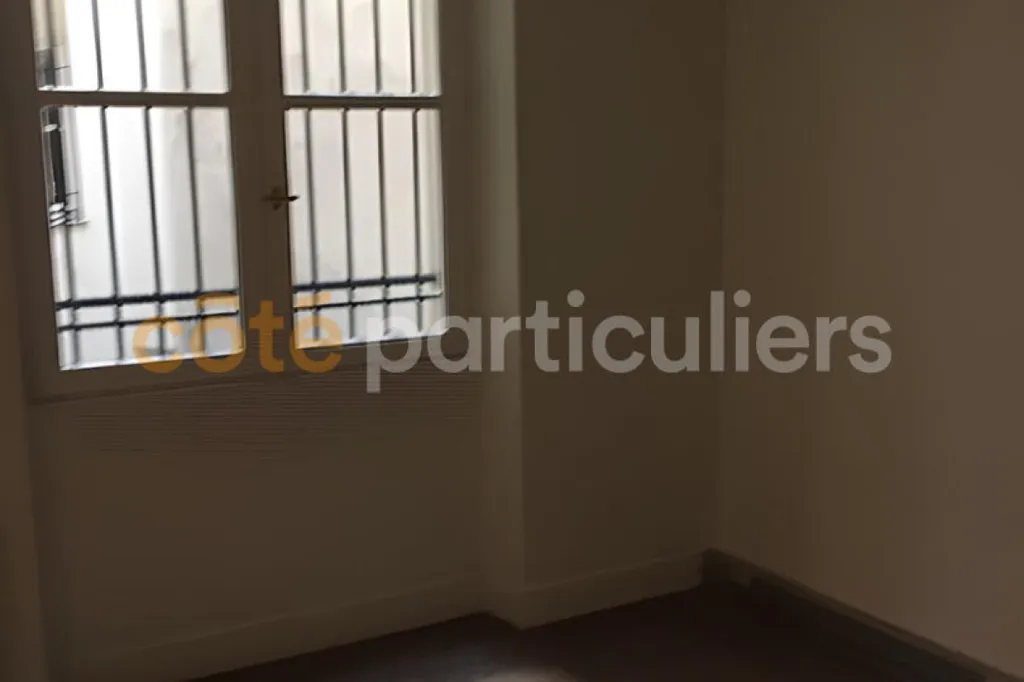 Pièces - Plateau de Bureau avec Ascenseur à Paris 2ème