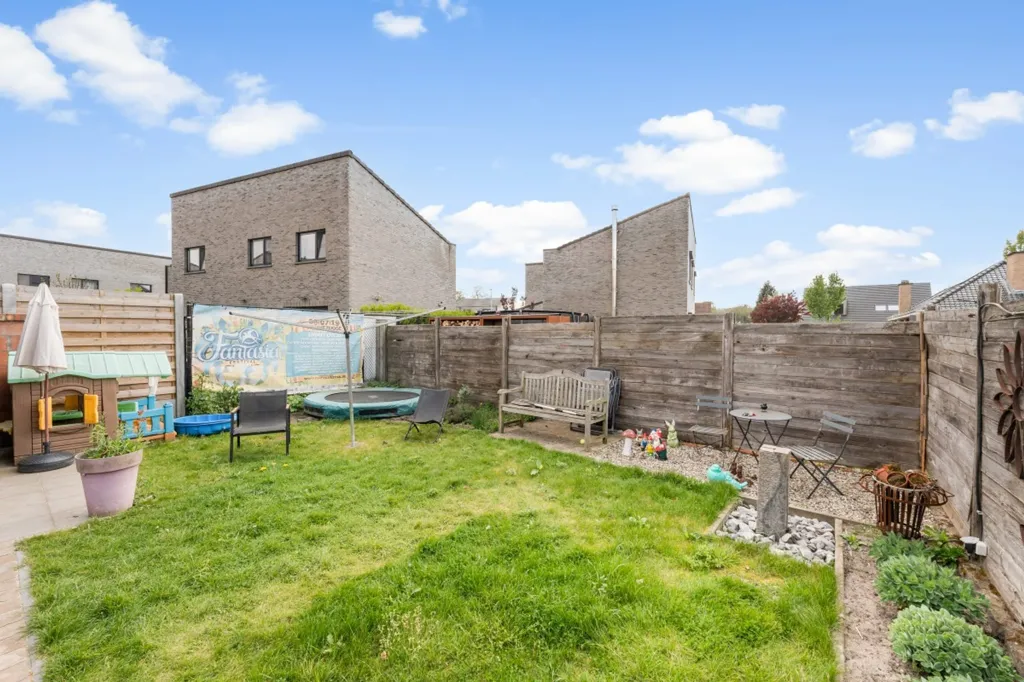 Garden - Detached House with Double Glazing in Sinaai