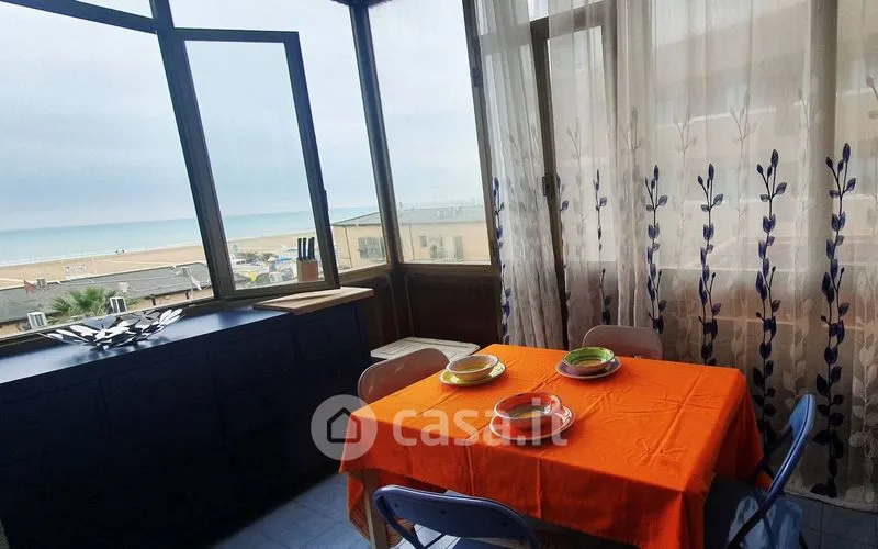 Salle à manger - Seafront Apartment with Terrace in Rimini