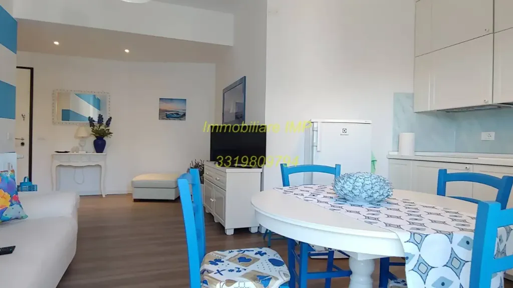 Salle à manger - Modern Bilocale with Balcony in Loano
