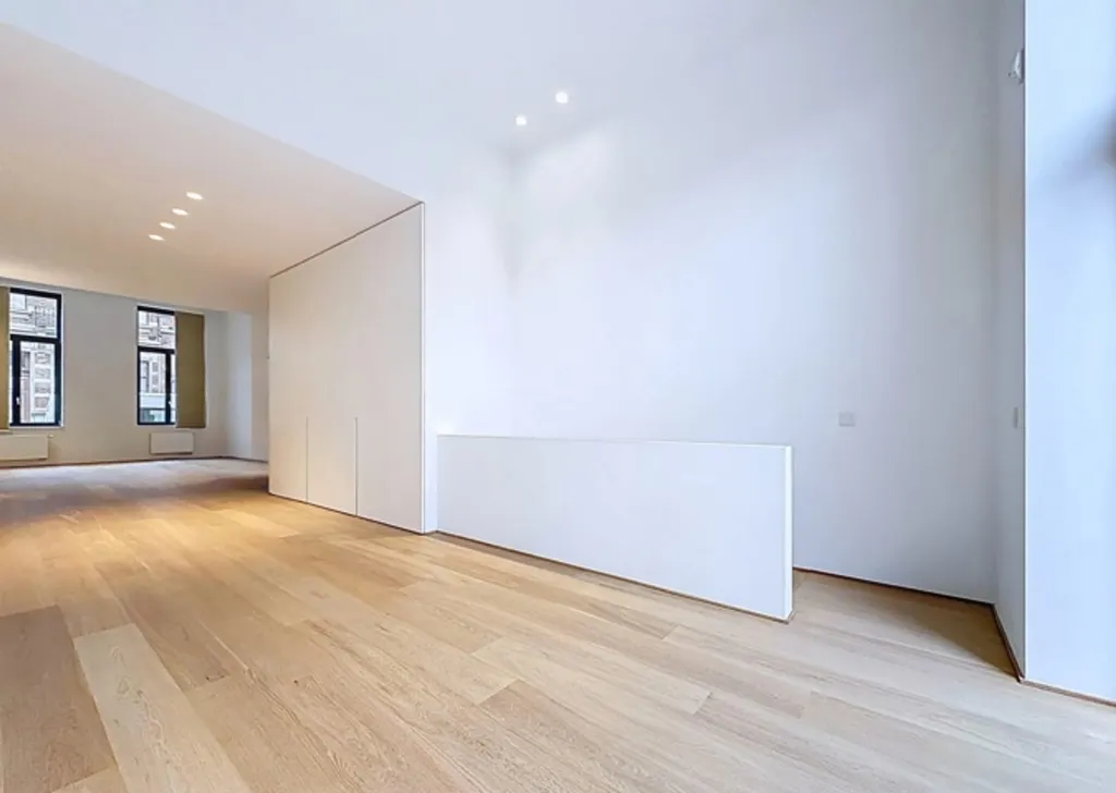 Séjour - Duplex avec Terrasse et Cour à Place du Châtelain
