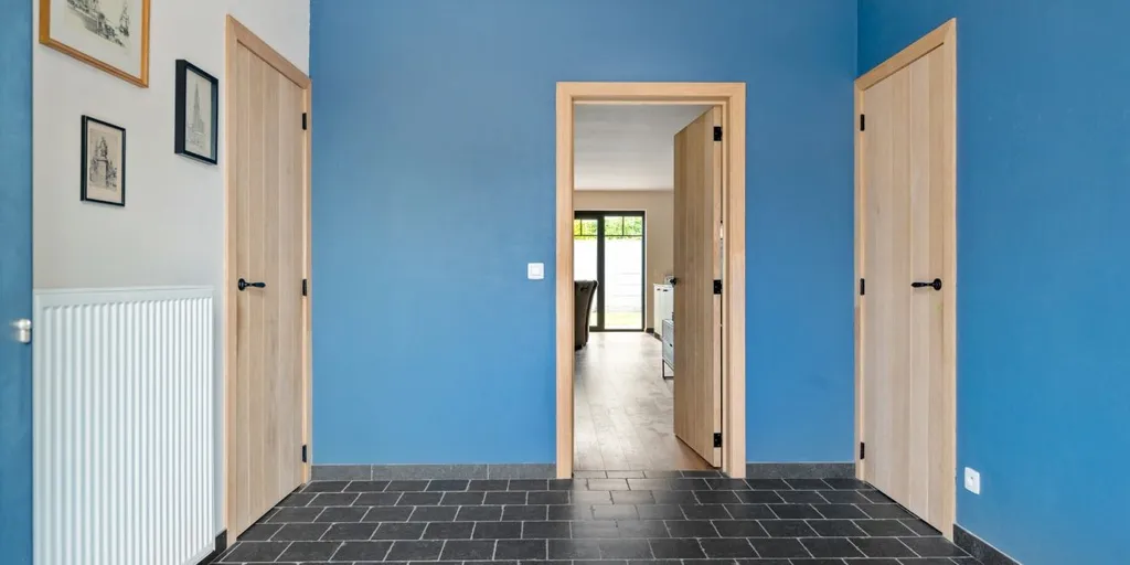 Esik - Nearly Net-Zero House with Garden in Hoevenen