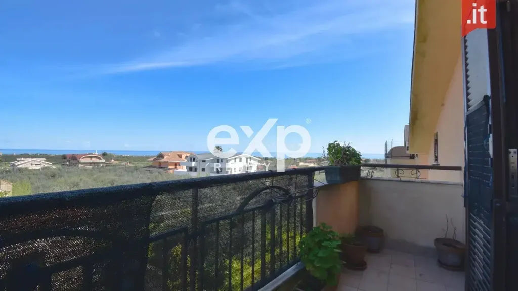 Rõdu - Apartment with Sea View in Vasto