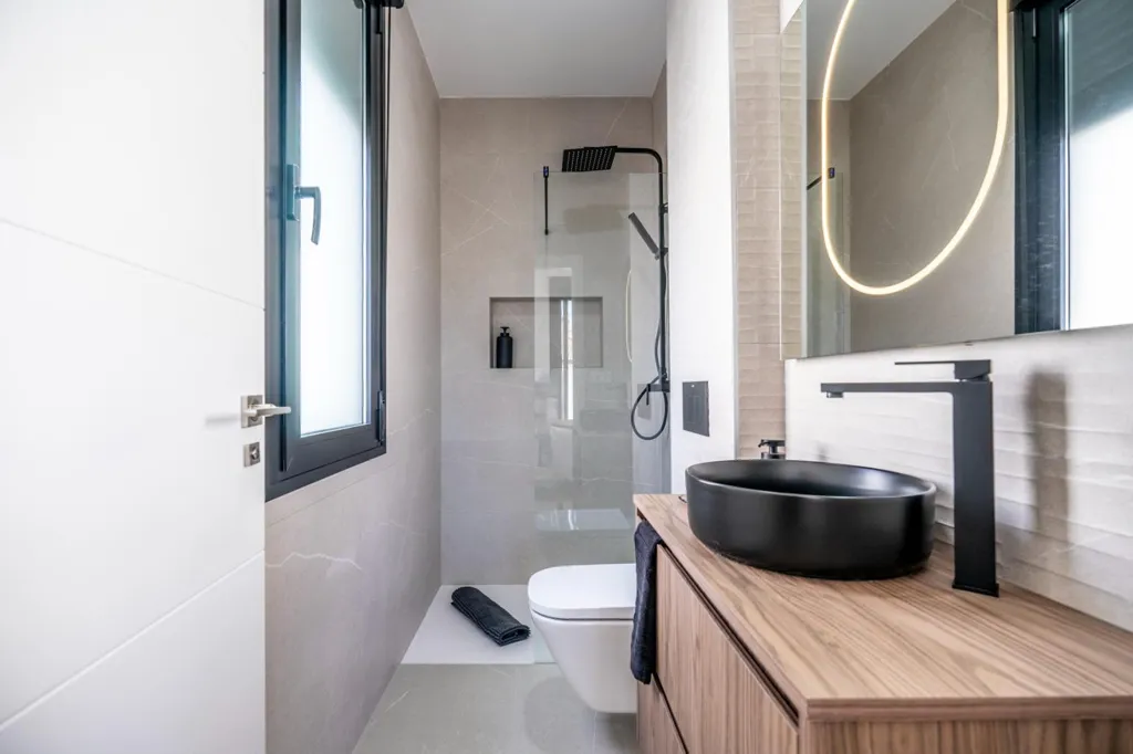 Bagni - Architectural Villa with Private Pool in Roldán