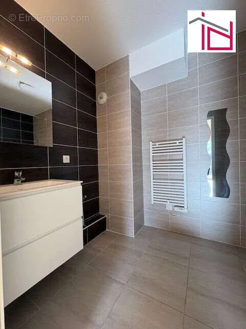 Vannitoad - Modern Flat with Terrace in Prestigious Residence