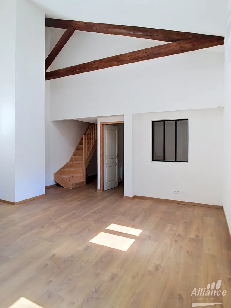 Elutuba - New Duplex Flat with Parking in BART Area