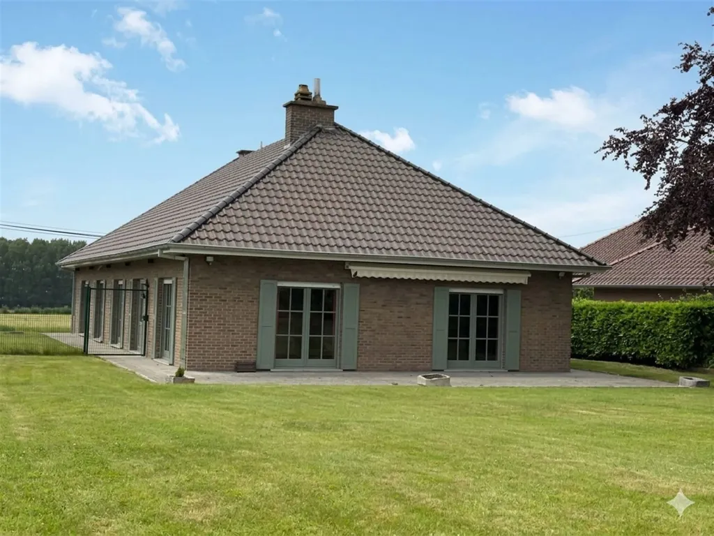 Välivaade - Spacious Detached Villa with Garden in Obigies
