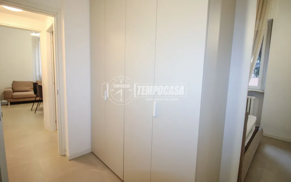 Magamistoad - Modernised Triplex with Balcony in Milan