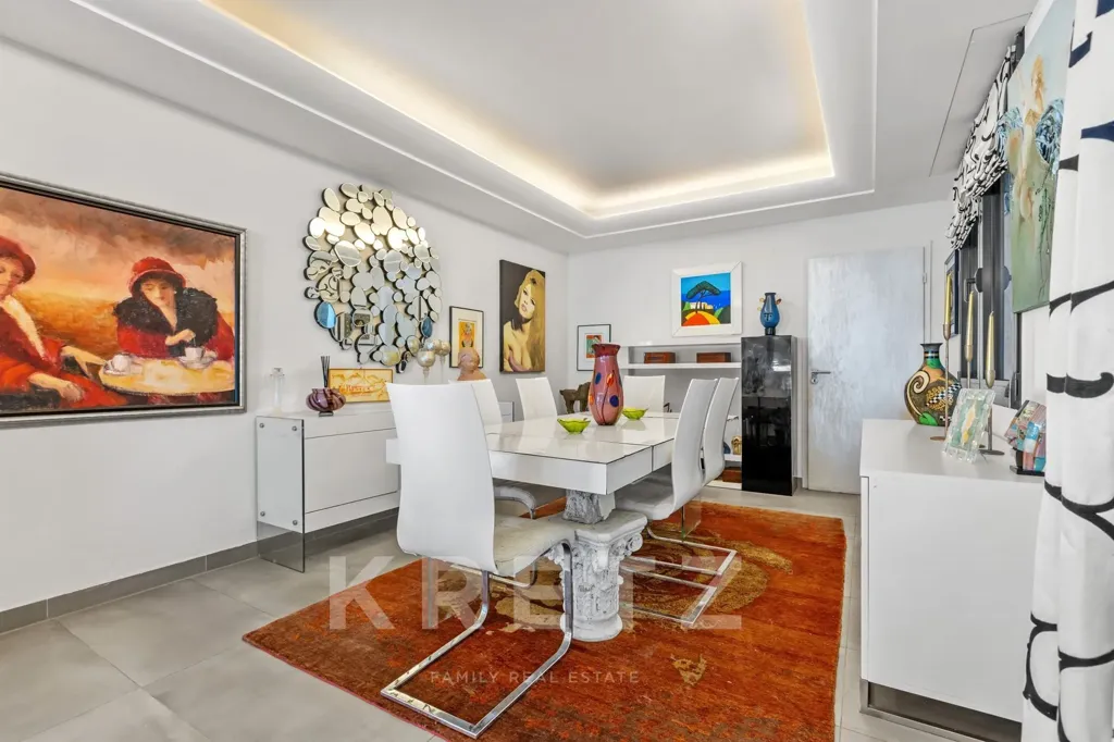 Dining Room - Contemporary Villa with Sea View in Eze