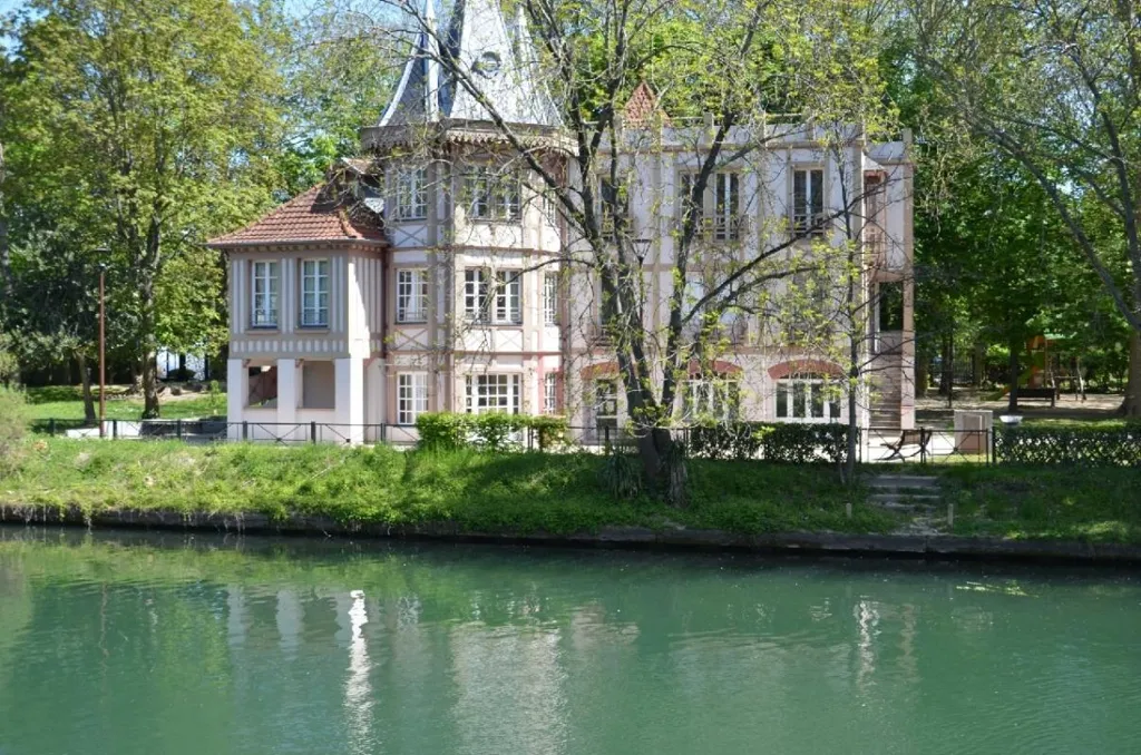 Välivaade - Flat with South-Facing Views in Polangis