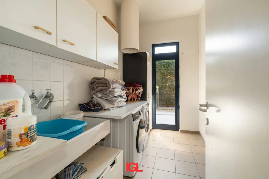 Pesuköök - Spacious Villa with Garden in Leeuw-Saint-Pierre