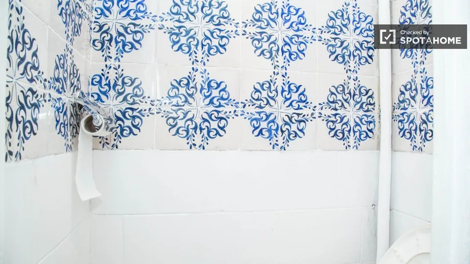 Salles de bain - Shared Room in Vibrant Raval, Barcelona