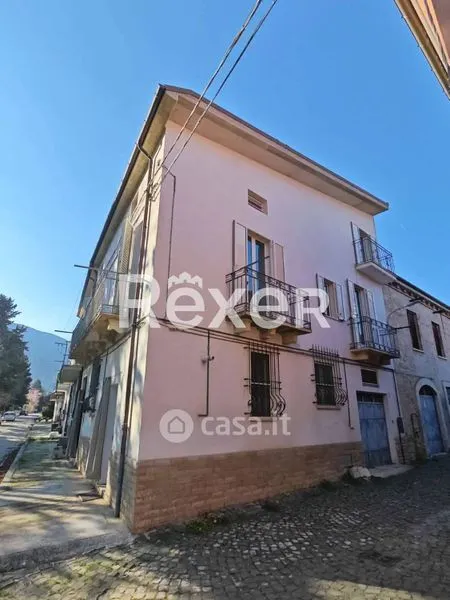 Välivaade - Independent House with Garden in Raiano