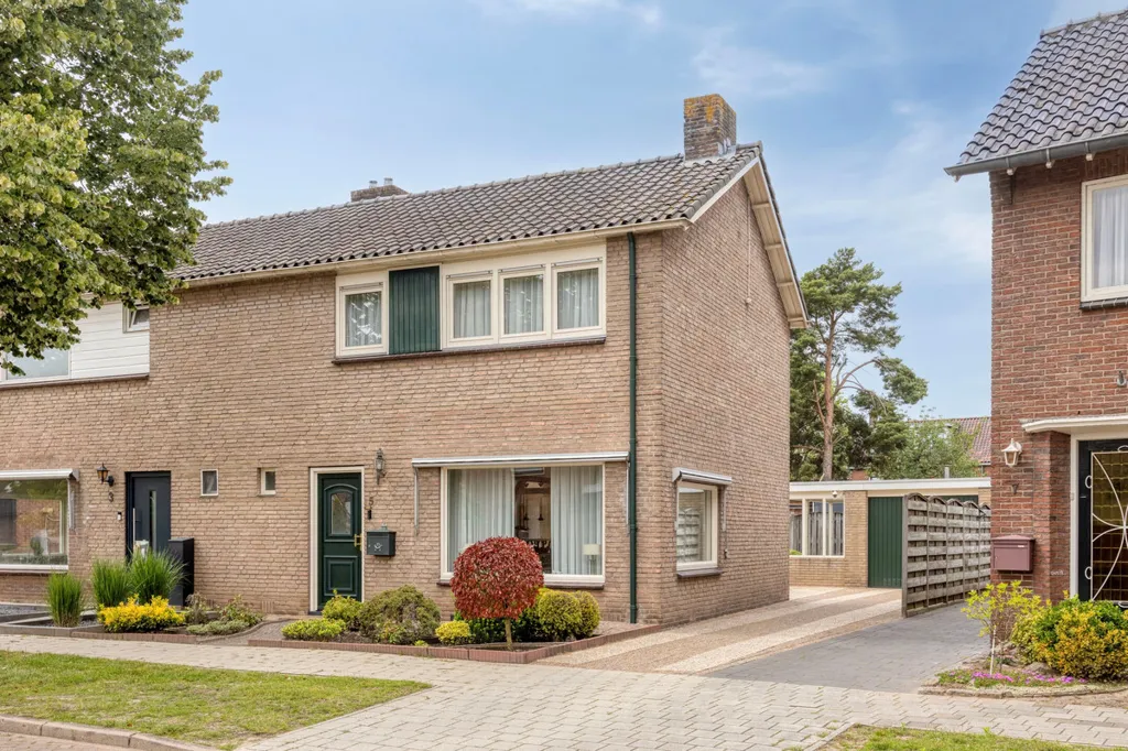 Exterior - Two-Storey House with Garden in Denekamp