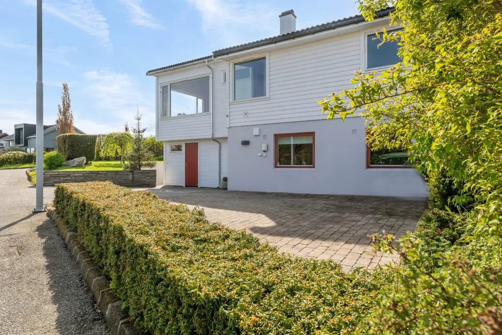 Extérieur - Family Home with Corner Plot in Tasta/Vardeneset