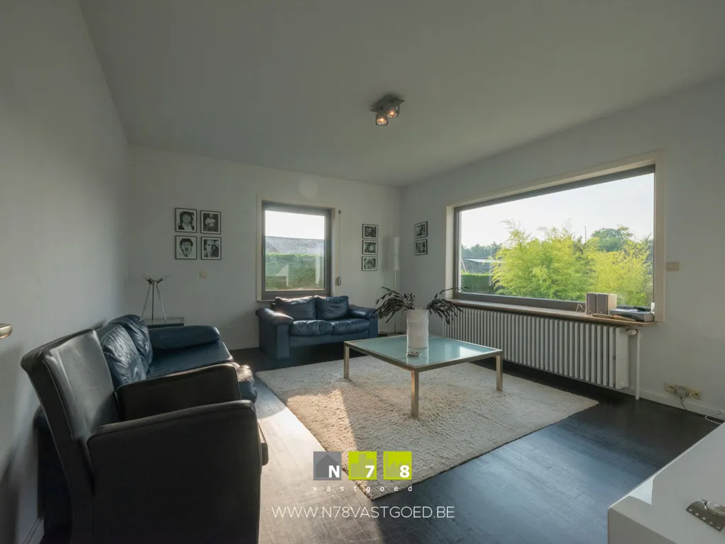 Séjour - Villa Moderne avec Appartement et Garage à Dilsen