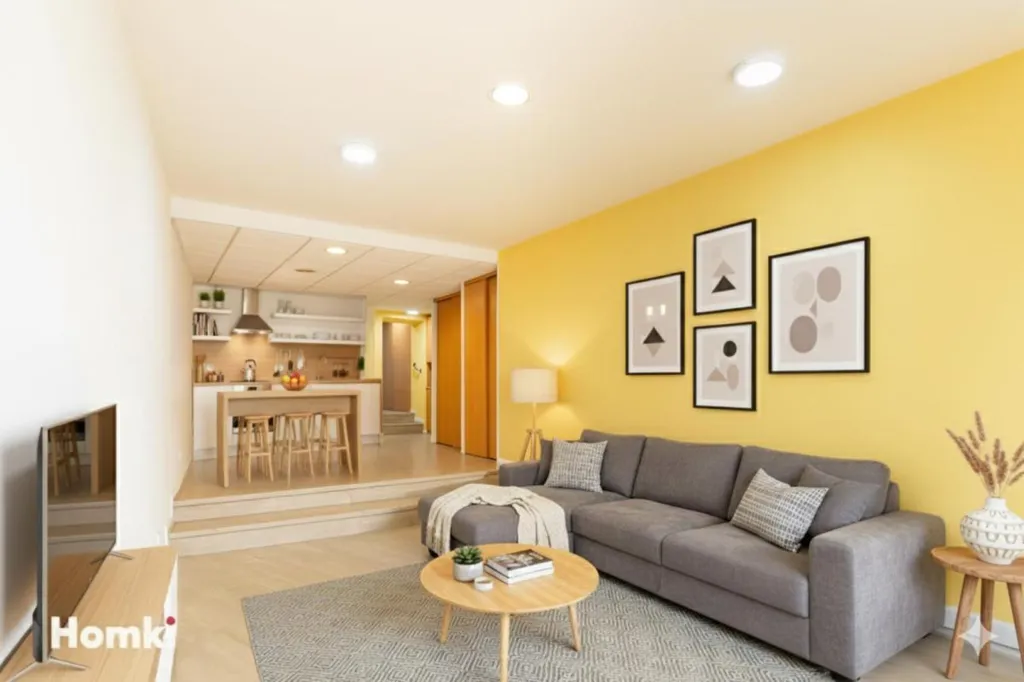 Séjour - Maison de Ville Polyvalente à Proximité Idéale