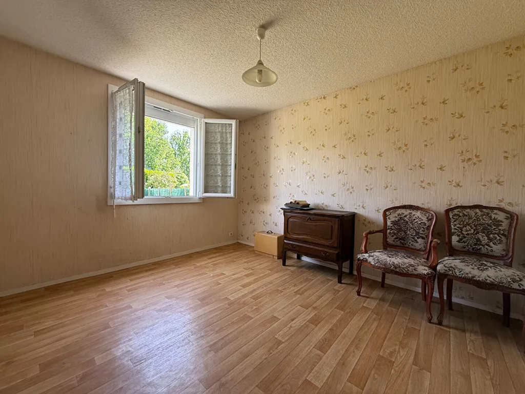 Soggiorno - Charming 4-Bedroom House with Garden in Central Location