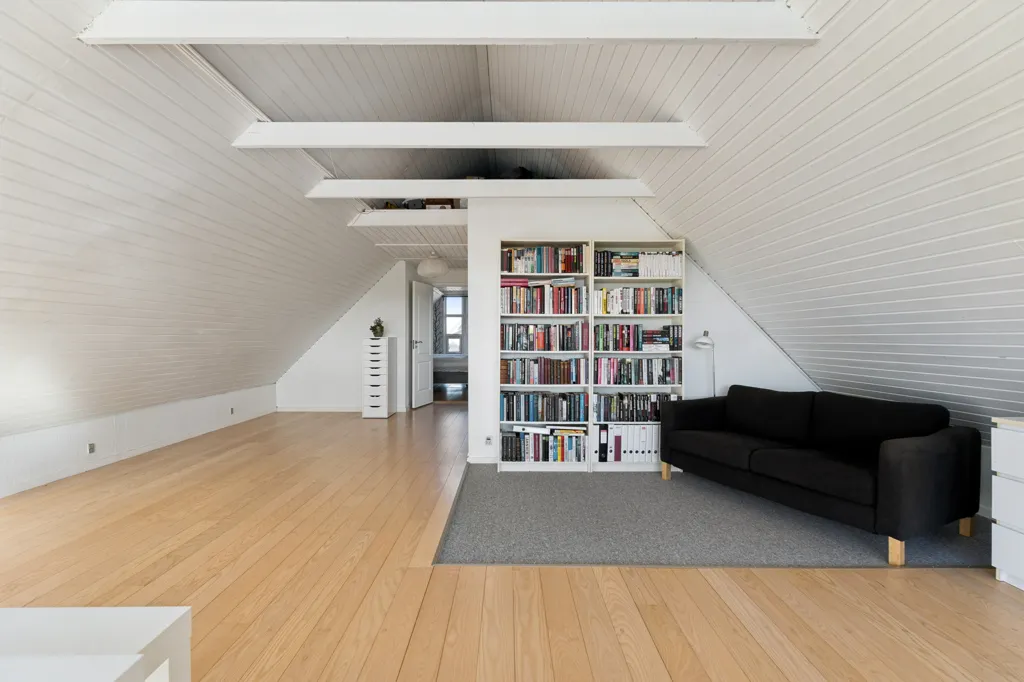 Pièces - Modernised Villa with Open View in Højby